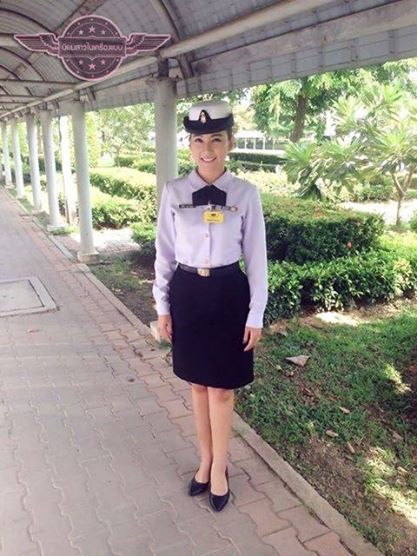 สาวในเครื่องแบบ<3
