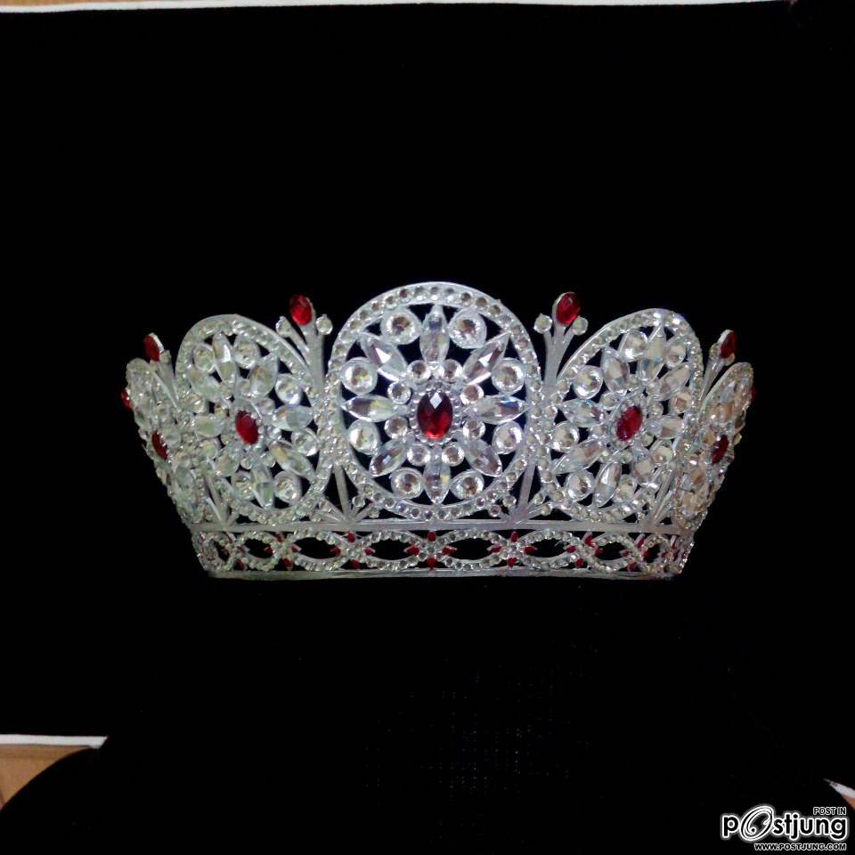 มงกุฎ miss universe จากกระดาษแข็งติดเพชร