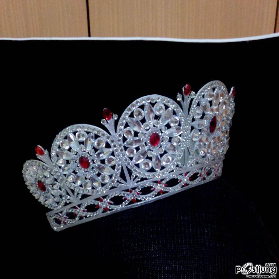 มงกุฎ miss universe จากกระดาษแข็งติดเพชร