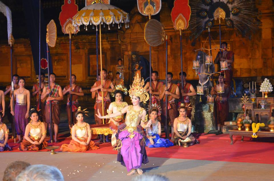 การแสดงแสง สี เสียง มหัศจรรย์พนมรุ้งมหาเทวาลัย ปี57