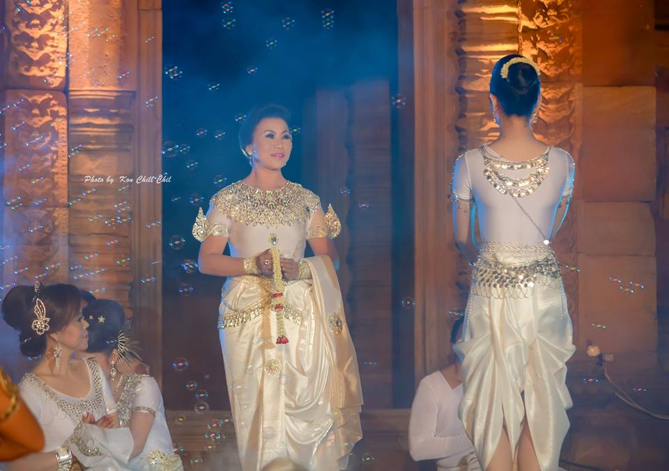 การแสดงแสง สี เสียง มหัศจรรย์พนมรุ้งมหาเทวาลัย ปี57
