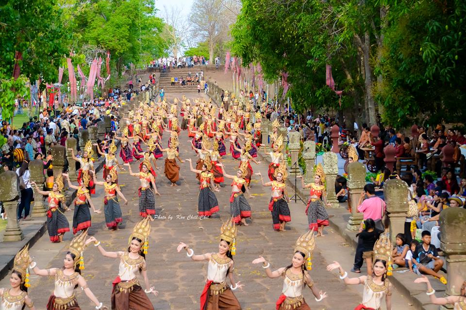 การแสดงแสง สี เสียง มหัศจรรย์พนมรุ้งมหาเทวาลัย ปี57