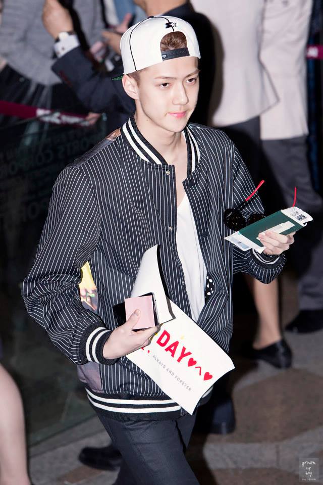 Sehun @ Gimpo Airport ✈ Haneda Airport 2014