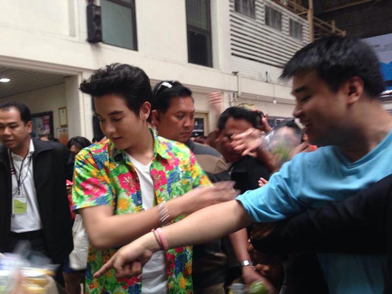 กรี๊ด!!! เจมส์จิของเจ๊มาหัวลำโพง!
