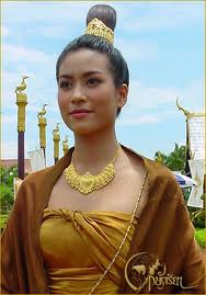 กษัตริยา ปี 2546 ทางช่อง 5