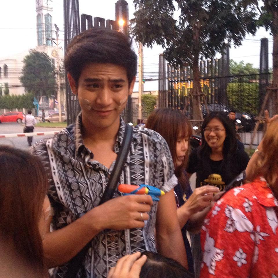 มาเล่น สงกรานต์ กับ น้อง พอร์ช ศรัณย์ ค่ะ