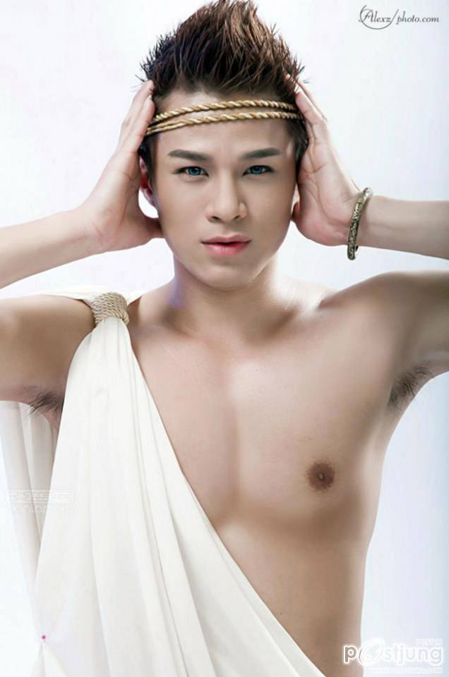 ถอดโชว์เรือนร่าง 461- Đ&agrave;m Quang Ph&uacute;c