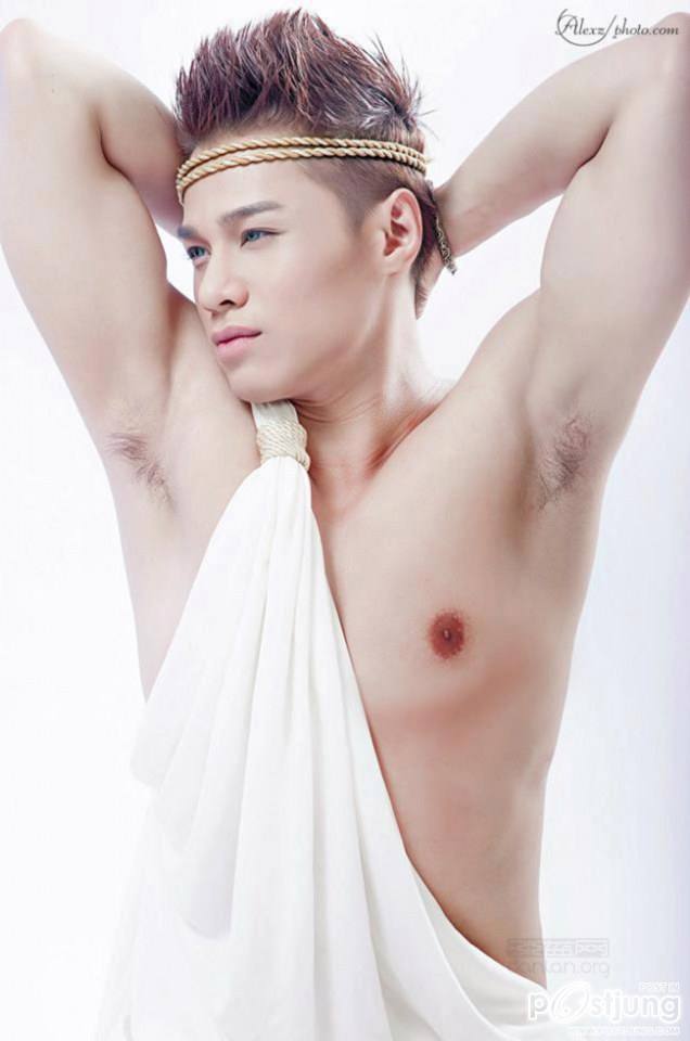 ถอดโชว์เรือนร่าง 461- Đ&agrave;m Quang Ph&uacute;c