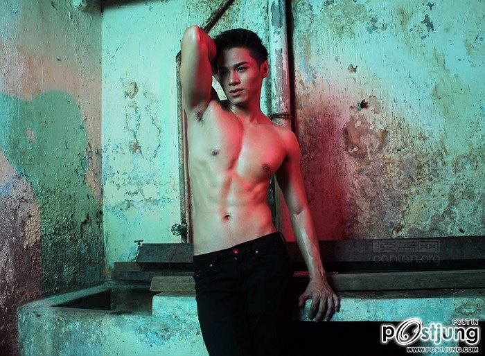 ถอดโชว์เรือนร่าง 461- Đ&agrave;m Quang Ph&uacute;c