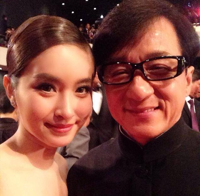 ปอย ถ่ายรูปคู่กับ เฉินหลง ‪