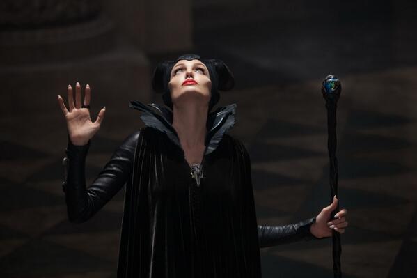 ท่านคือ  maleficent อร๊ายยย