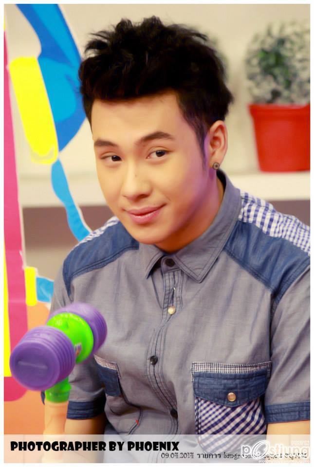 ตั้มTS9**อาจจะเกรียนไม่หล่อเหมือนใคร>>แต่มองดูไปก็มีเสน่ห์น่ารัก ธรรมชาติ ไม่เก๊ก##