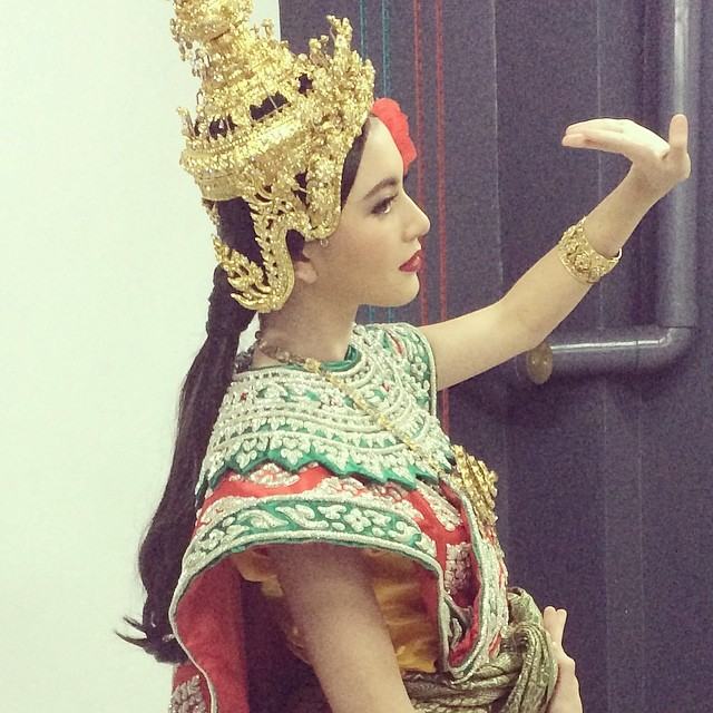 นางชฎา ใหม่ ดาวิกา โชว์รำ ผ่าน ฉลุย