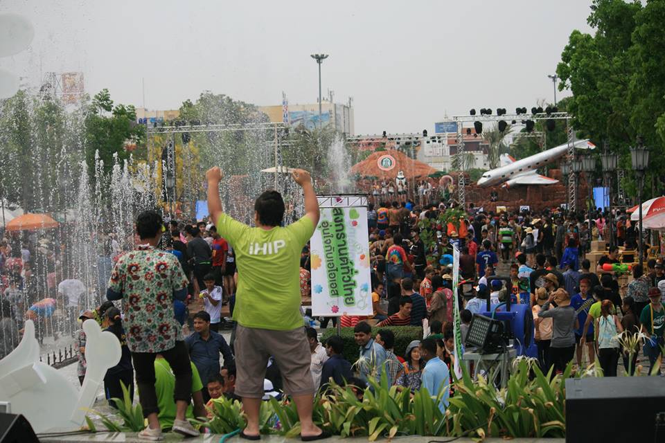 บรรยากาศสงกรานต์โคราช 2557 "มาดาการ์ 2 ยกป่าซ่าส์...มามันส์โคราช