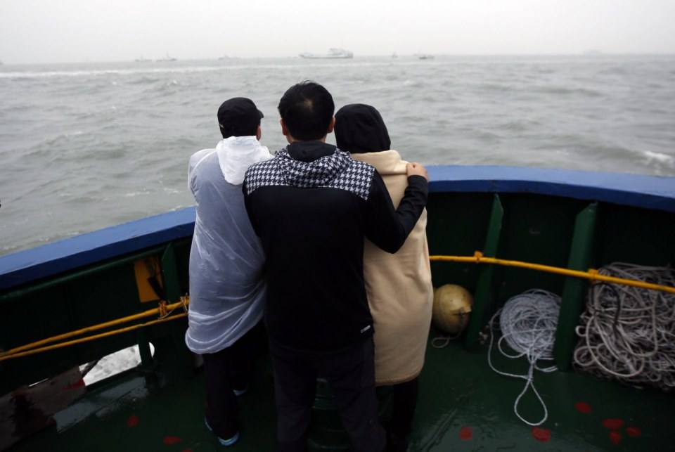 (รวมรูป) โศกนาฏกรรม เรือSEWOLล่มที่เกาหลีใต้