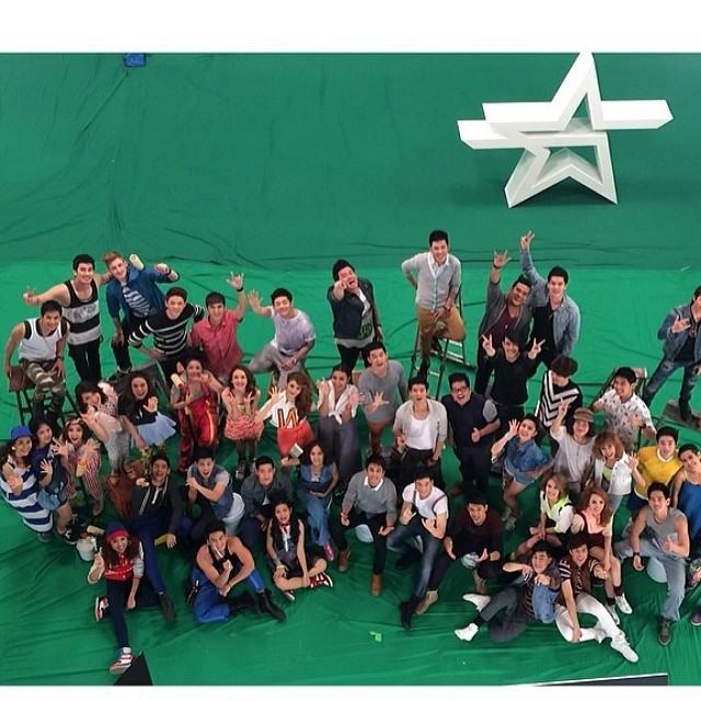 "รักฉันนั้นคือเธอ"  รวมพลัง The Star 10 รุ่น 50 ชีวิต
