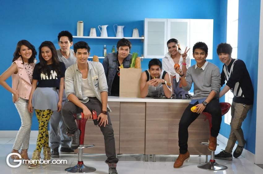 "รักฉันนั้นคือเธอ"  รวมพลัง The Star 10 รุ่น 50 ชีวิต