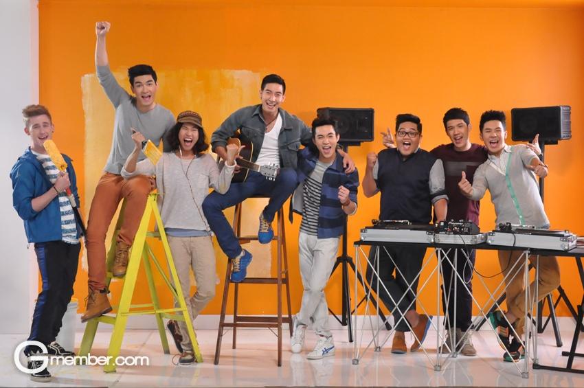 "รักฉันนั้นคือเธอ"  รวมพลัง The Star 10 รุ่น 50 ชีวิต