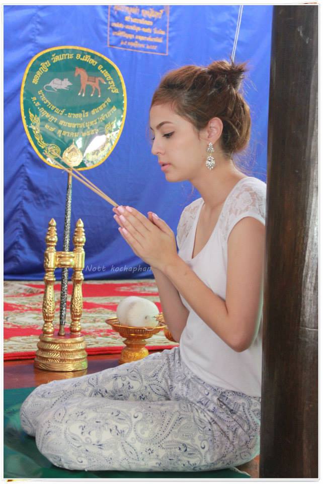 ควันหลงสงกรานต์....1วัน1มุมมองน่ารักๆของ ขวัญ อุษามณี