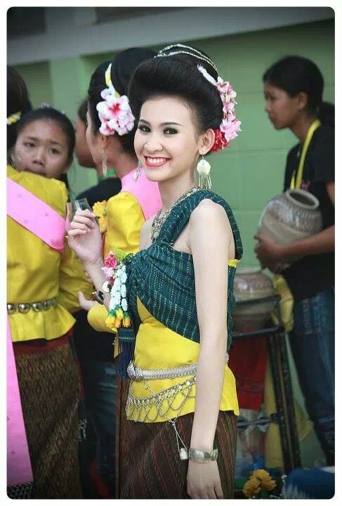 สาวโปงลาง..So Cute..><'''