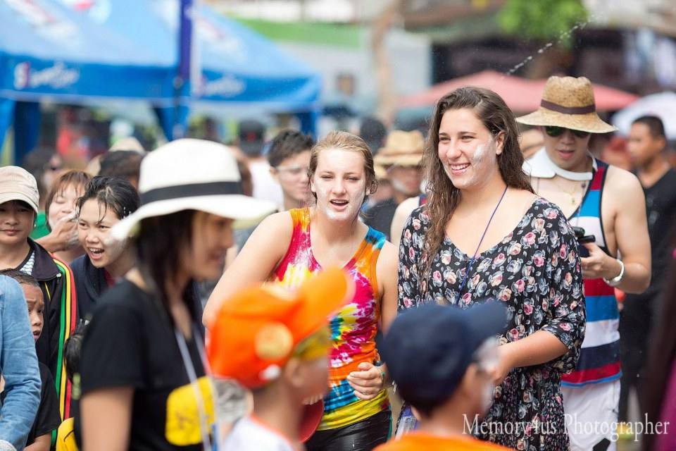 ภาพ งานมหาสงกรานต์อีสาน ถนนข้าวเหนียวขอนแก่น 2557
