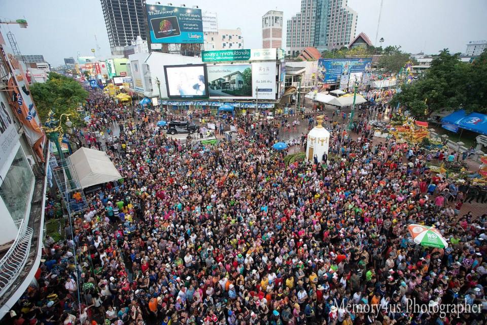 ภาพ งานมหาสงกรานต์อีสาน ถนนข้าวเหนียวขอนแก่น 2557