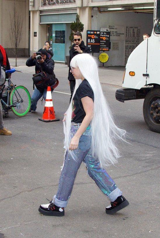 Lady Gaga ช่วงนี้ หร่อนทำตัว ใสๆ แบ๊วๆ นะยะ!!!!