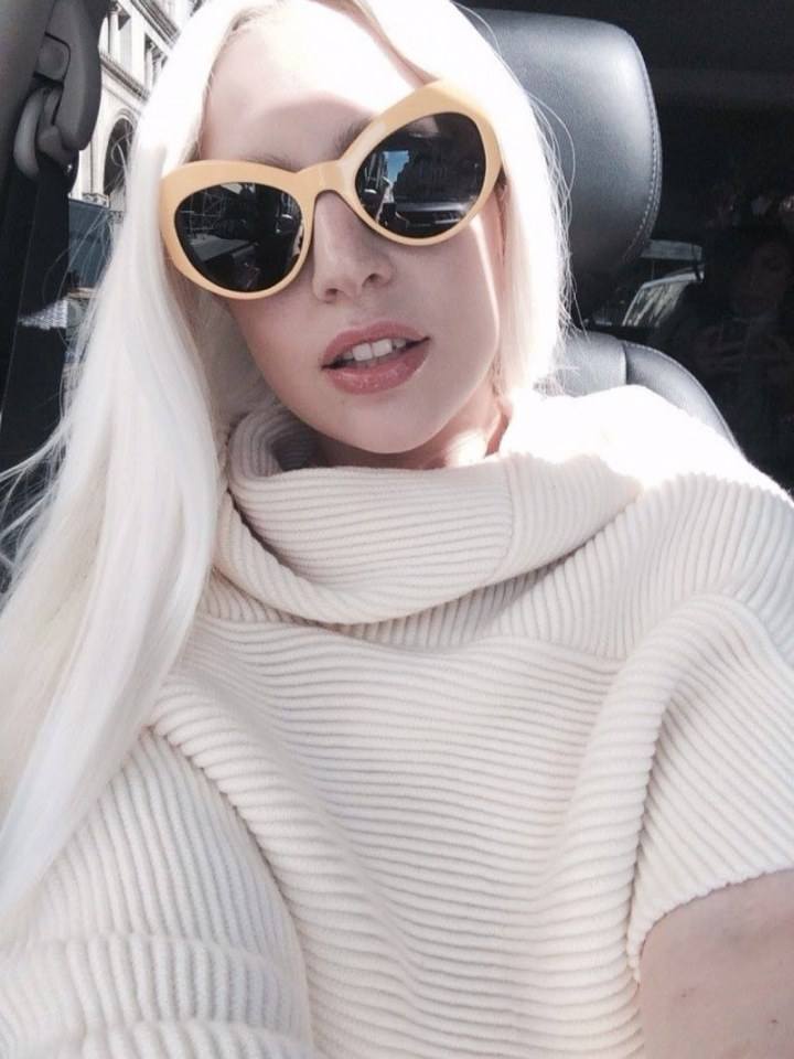 Lady Gaga ช่วงนี้ หร่อนทำตัว ใสๆ แบ๊วๆ นะยะ!!!!