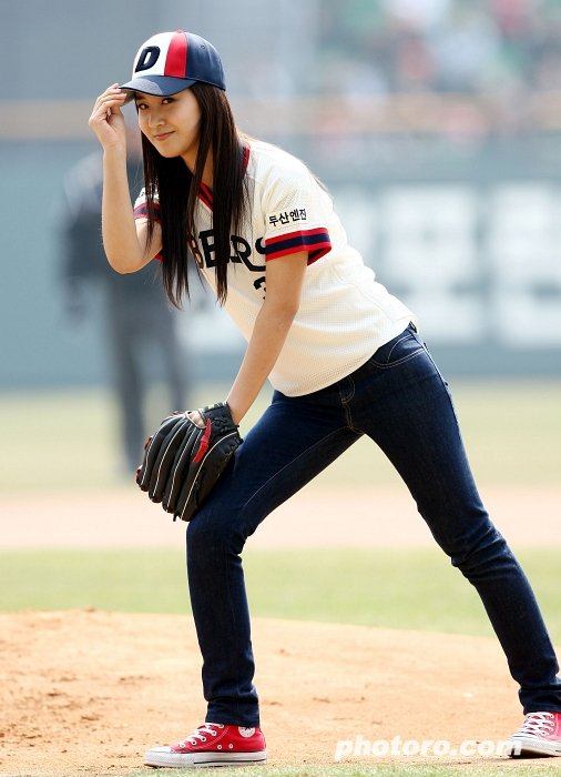 ยูริ snsd >[]<