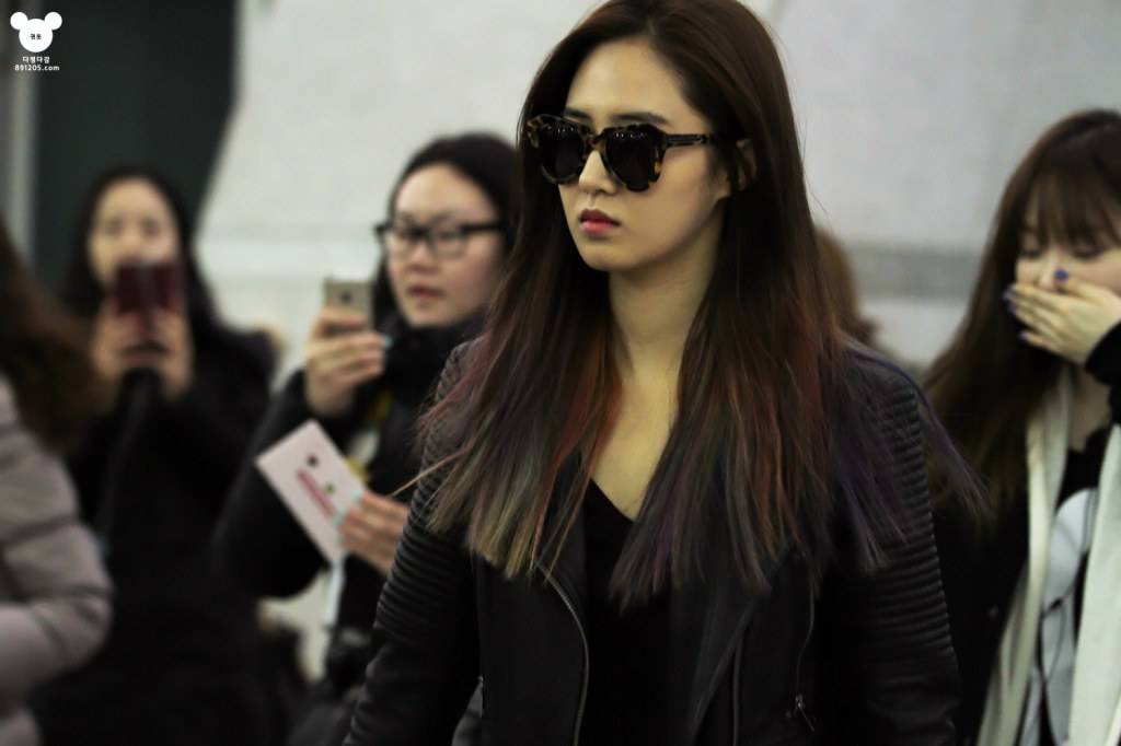 ยูริ snsd >[]<
