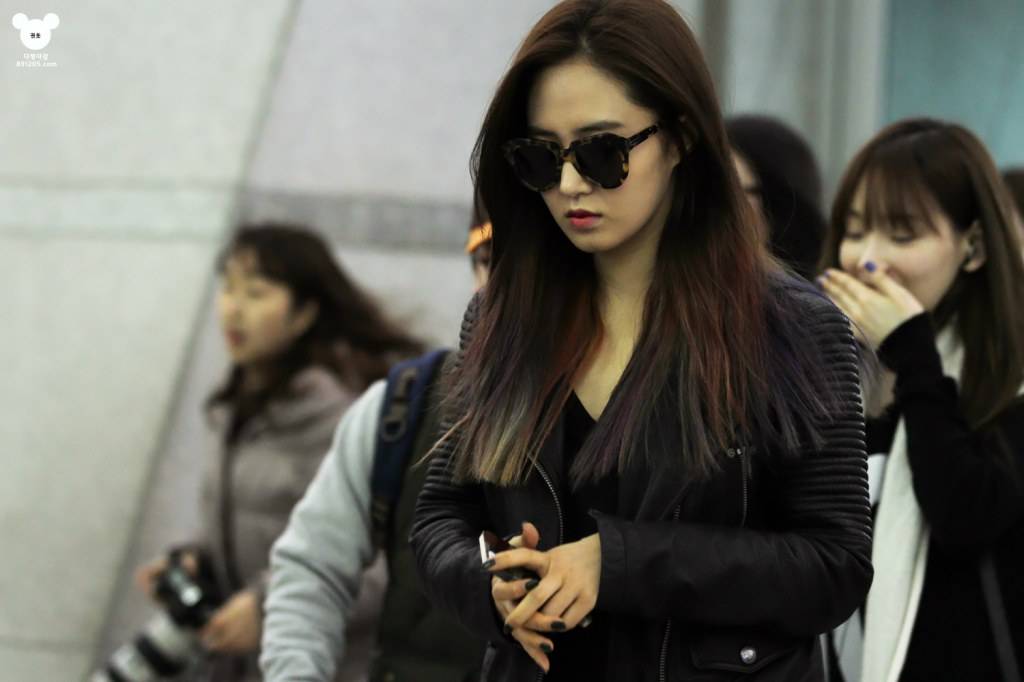 ยูริ snsd >[]<