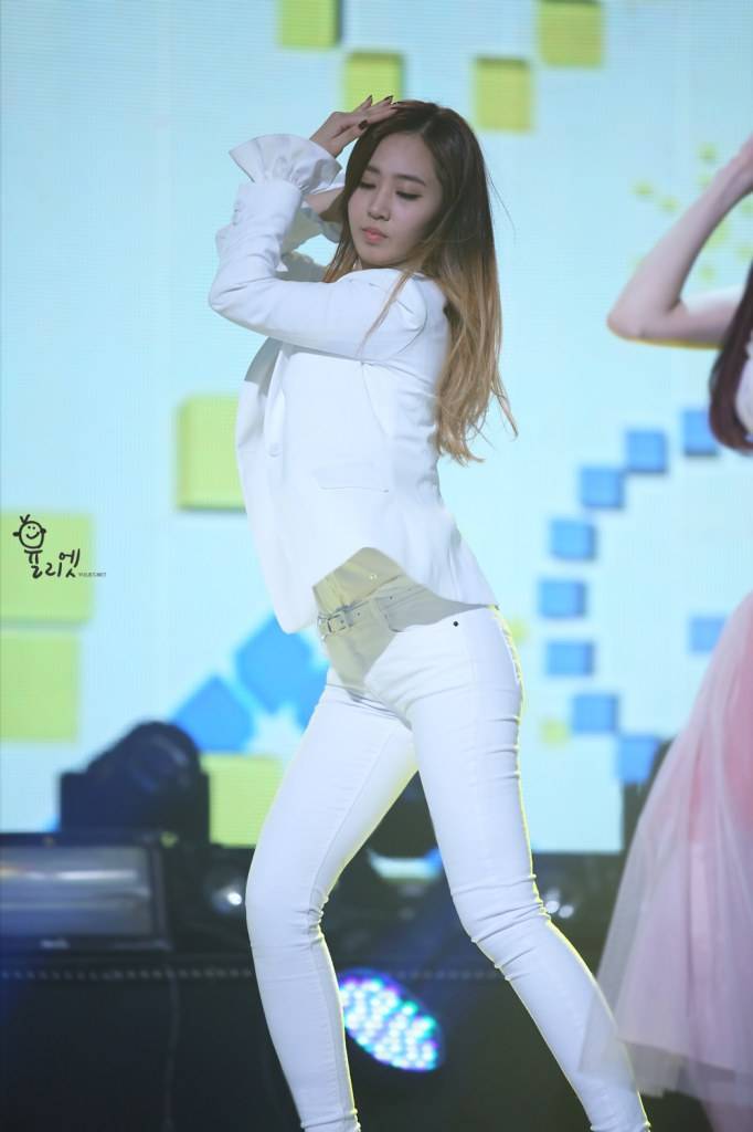 ยูริ snsd >[]<