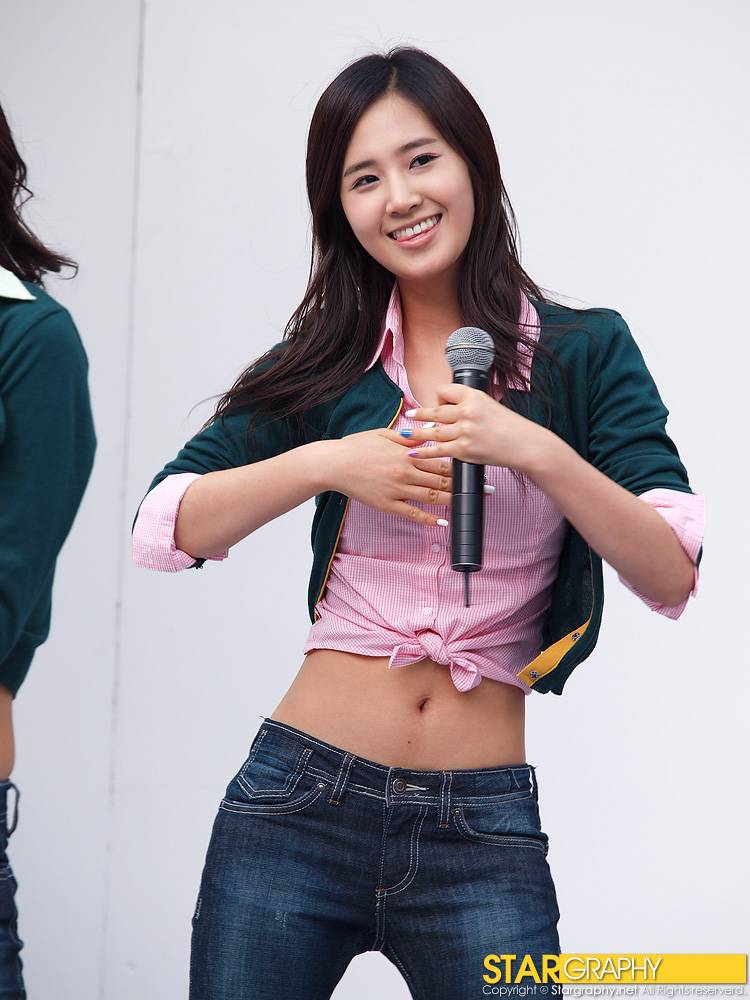 ยูริ snsd >[]<