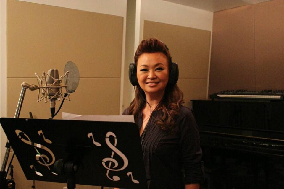 เสียง อันไพเราะ ของเพลงประกอบละคร "สุสานคนเป็น"มาจากเธอคนนี้นี่เอง