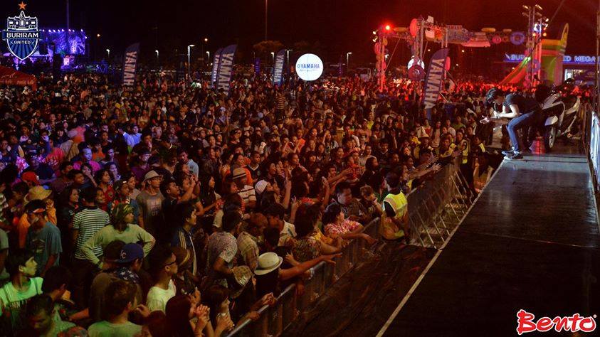 เก็บตกบรรยากาศงานสงกรานต์บุรีรัมย์มิวสิคเฟสติวัล2557