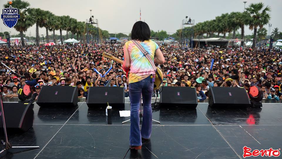เก็บตกบรรยากาศงานสงกรานต์บุรีรัมย์มิวสิคเฟสติวัล2557