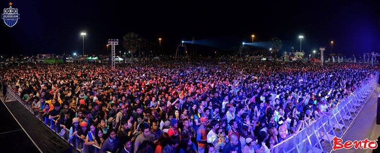เก็บตกบรรยากาศงานสงกรานต์บุรีรัมย์มิวสิคเฟสติวัล2557