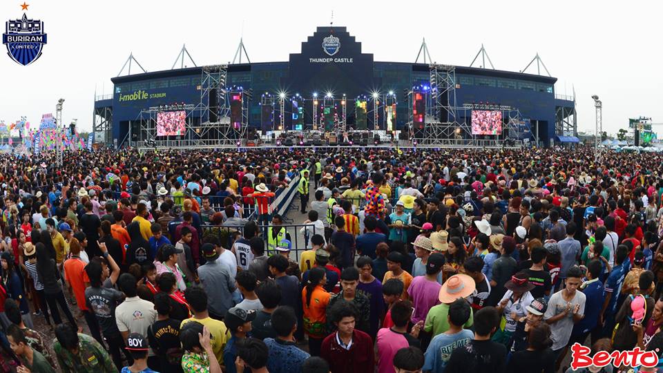 เก็บตกบรรยากาศงานสงกรานต์บุรีรัมย์มิวสิคเฟสติวัล2557