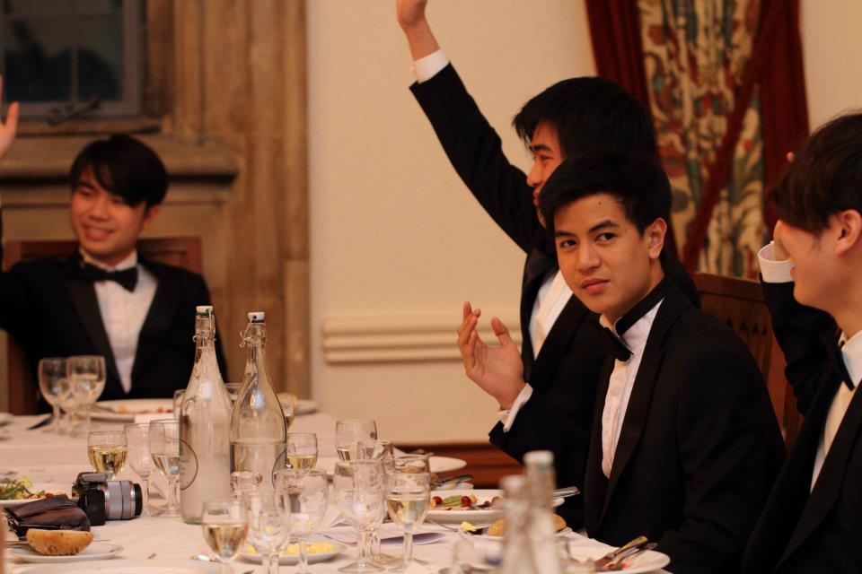 ไอติม-พริษฐ์ หลานอภิสิทธิ์ หล่อครบสูตร