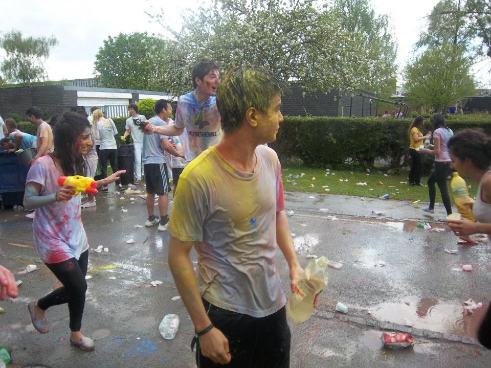 ไอติม-พริษฐ์ หลานอภิสิทธิ์ หล่อครบสูตร
