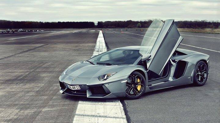 Lamborghini Aventador LP700-4