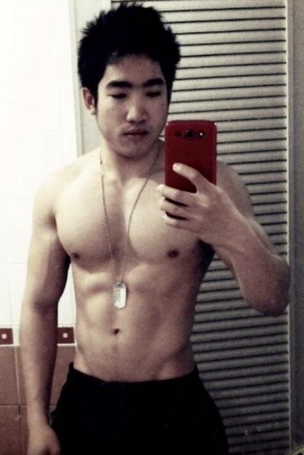 มือถือ ซิคเพค หนุ่มๆ อาหารเย็นของอีป้า2