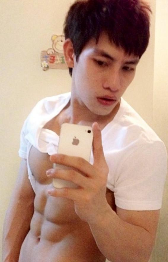 มือถือ ซิคเพค หนุ่มๆ อาหารเย็นของอีป้า2