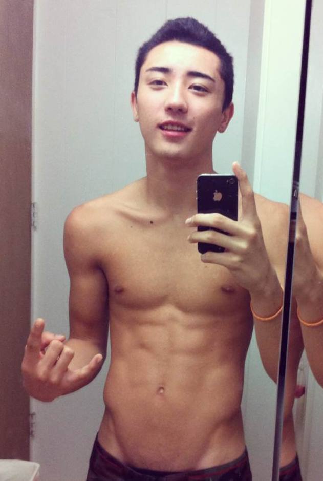 มือถือ ซิคเพค หนุ่มๆ อาหารเย็นของอีป้า2