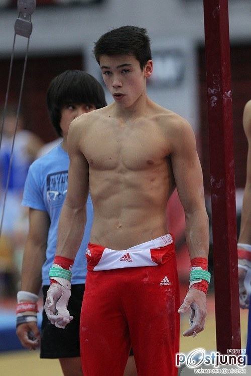 นักกีฬาเซ็กซี่ ๓๗