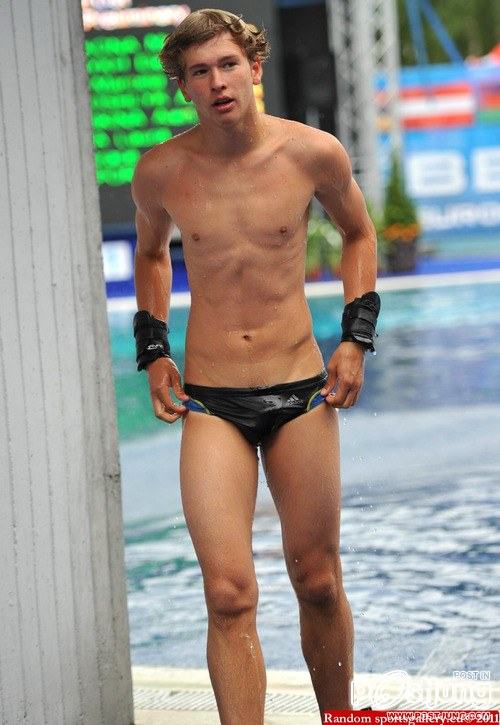 นักกีฬาเซ็กซี่ ๓๗
