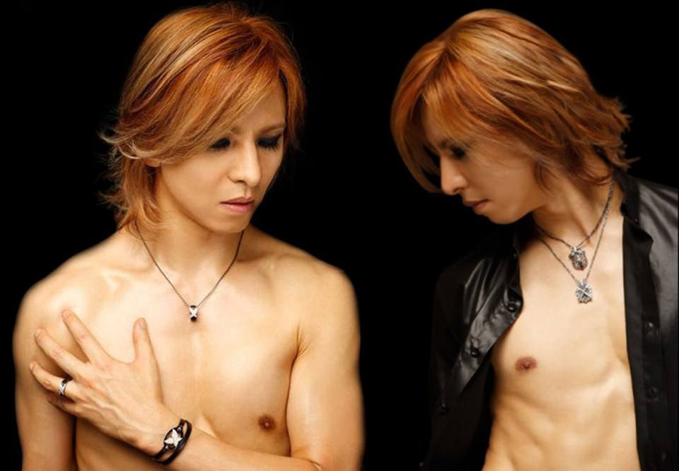 กรี๊ดดดดดดดด หล่อจังเลยเค้าคือใครช่วยบอกเค้าหน่อย Pls,