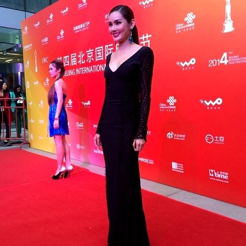 ญาญ่าหญิง - จีจ้า สวยเจิด โกอินเตอร์ เดินพรมแดงงาน Beijing international film festival 2014