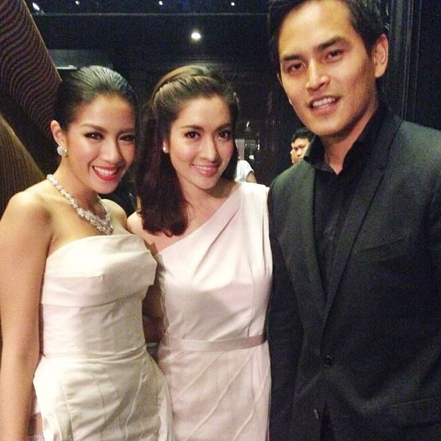 มโนซุปตาร์!? 'ใบเตย' โดนจัดหนัก หลังแชะภาพร่วมเฟรมเหล่าตัว