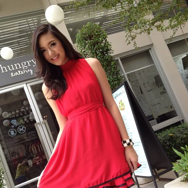แยม มทิรา หรือ แยม ทิชา สาวน้อยดาวรุ่งมาแรงกับบทนางเอกละครไฟรักเพลิงแค้น